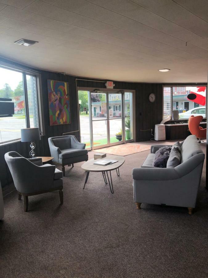 Lancaster Motor Inn 외부 사진